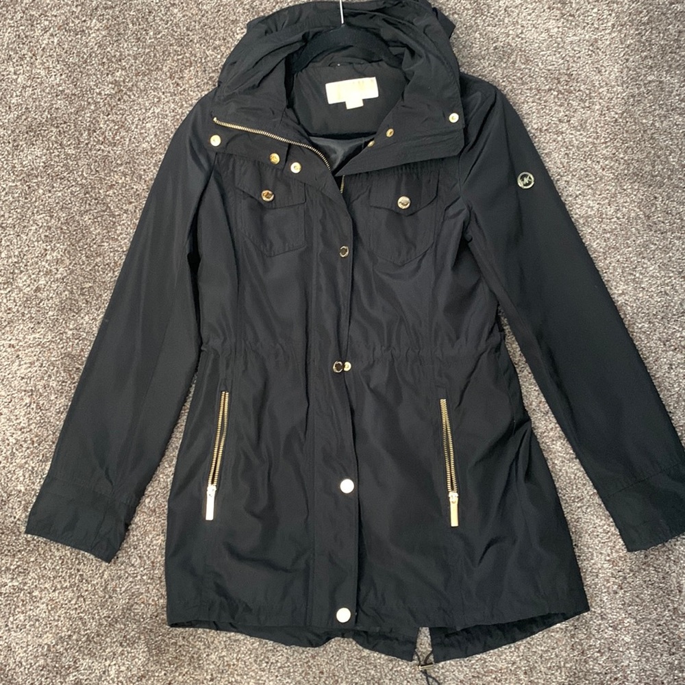 Michael Kors Raincoat, Womens Size XS. Color, Navy Blue.